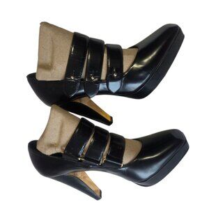 Barbara Bui Black Glossy Heels with Sculptural Design